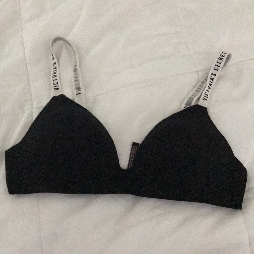 Victoria Secret T-Shirt Wireless Bra Black 36B